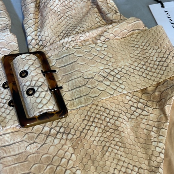 Plunge Belted One-Piece Swimsuit - NWT - Picture 6 of 7